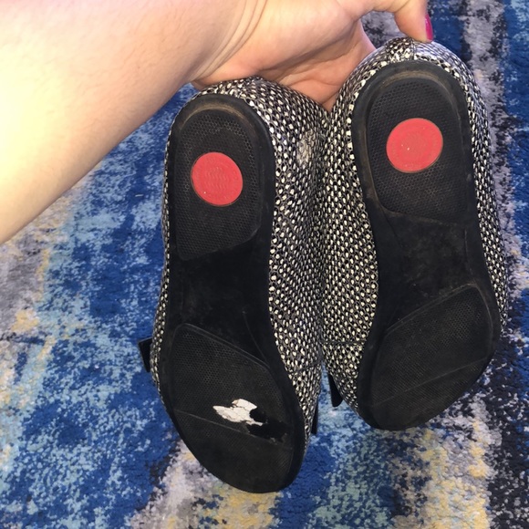 New tried on never worn - Picture 4 of 4